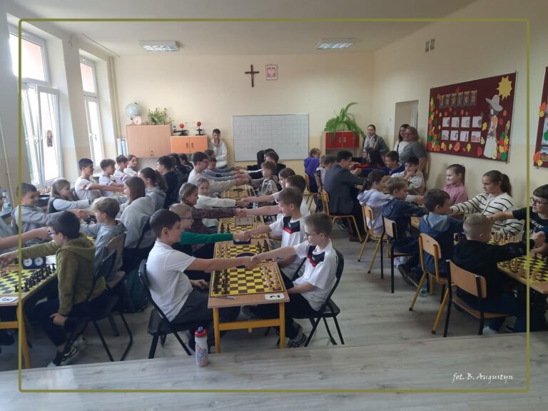 GMINNE ZAWODY W SZACHACH DRUŻYNOWYCH – PODWÓJNY TRIUMF KAMIENICY DOLNEJ
